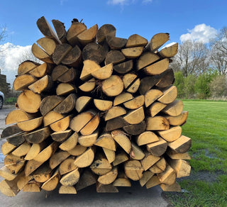 Chestnut half-round posts 3.00m | ø 10 - 12 cm - Lands End B.V.