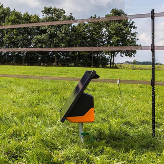 S400 solar electric fence energizer - incl. 2 batteries (2x 12 V - 7.2 Ah) - Lands End B.V.