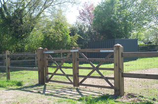 English Gate Dark Brown Complete Set -                                           Double gate